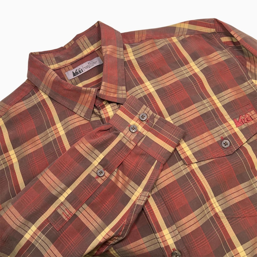 REI Rust/Red Plaid Mens Shirt Size XL Long Sleeve Pockets Slight Sheen Button Up